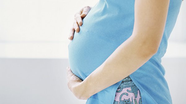Trà Thảo Dược Củ Gai hỗ trợ điều trị Đau bụng dưới khi mang thai